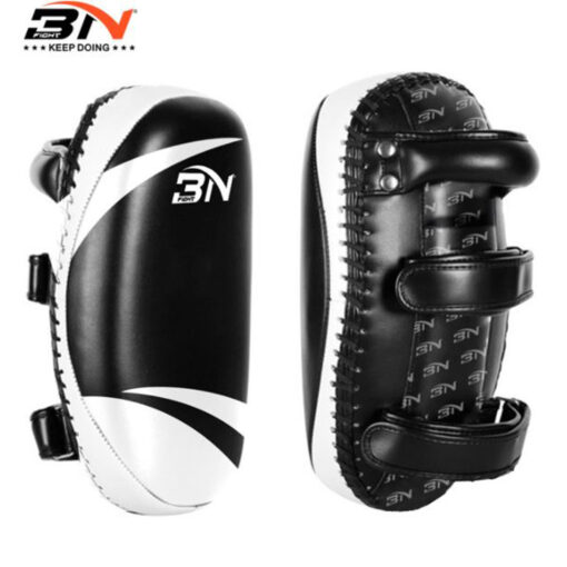 ĐÍCH ĐÁ BN KICK PADS - ĐEN TRẮNG