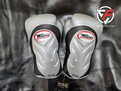 GĂNG TAY BOXING TWINS EXTRA DESIGN BGVL6 - ĐEN BẠC