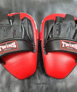 ĐÍCH ĐẤM TWINS PML10 FOCUS MITTS - ĐEN ĐỎ