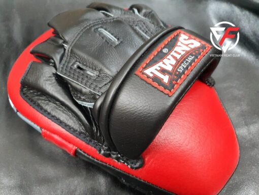 ĐÍCH ĐẤM TWINS PML10 FOCUS MITTS - ĐEN ĐỎ - Ảnh 3