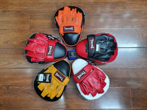 ĐÍCH ĐẤM TWINS PML10 FOCUS MITTS - ĐEN ĐỎ - Ảnh 5