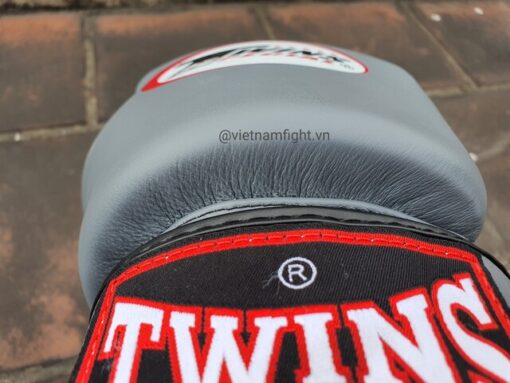 GĂNG TAY BOXING TWINS AIR FLOW - XÁM - Ảnh 4